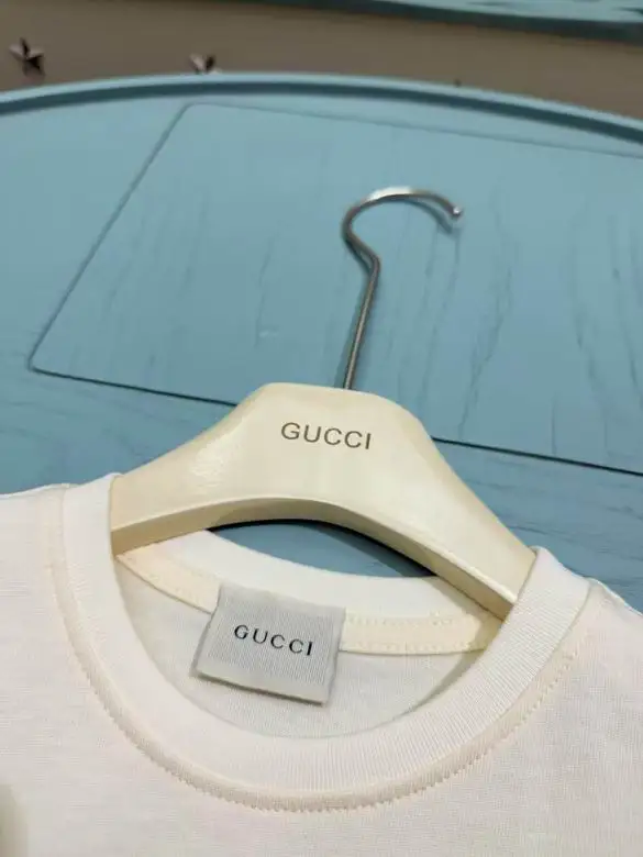 Gucci sz100-160  (1)